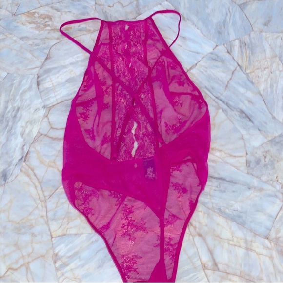 NEW VS  VERY SEXY Keyhole Lace Teddy Small - Picture 10 of 12